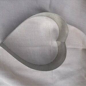 The Pampered Chef Silver Heart-Shaped Springform Pan Insert